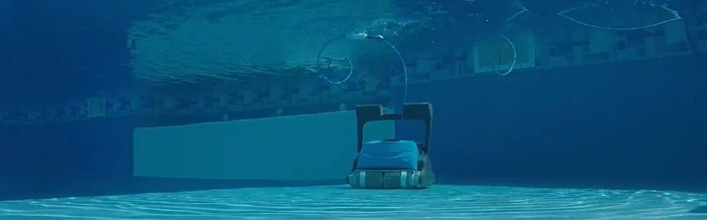 Dolphin Oasis Z5i Robotic Pool Cleaner