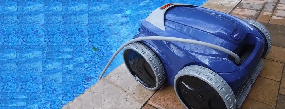Wheeled Robotic Pool Cleaner