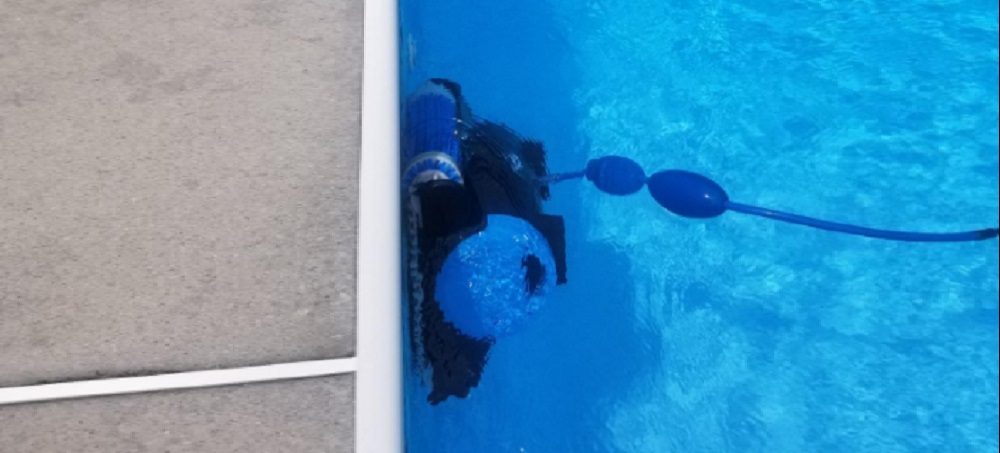 Dolphin Nautilus Robotic Pool Cleaner