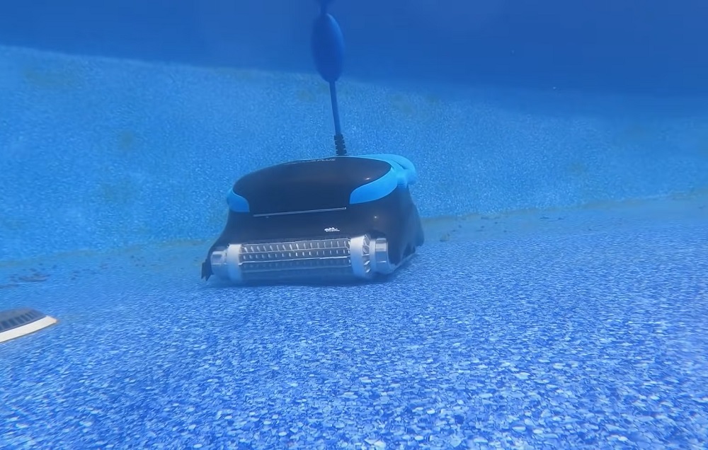 How to Maintain a Robotic Pool Cleaner?