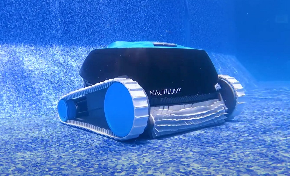 Is it safe to swim with a pool robot?